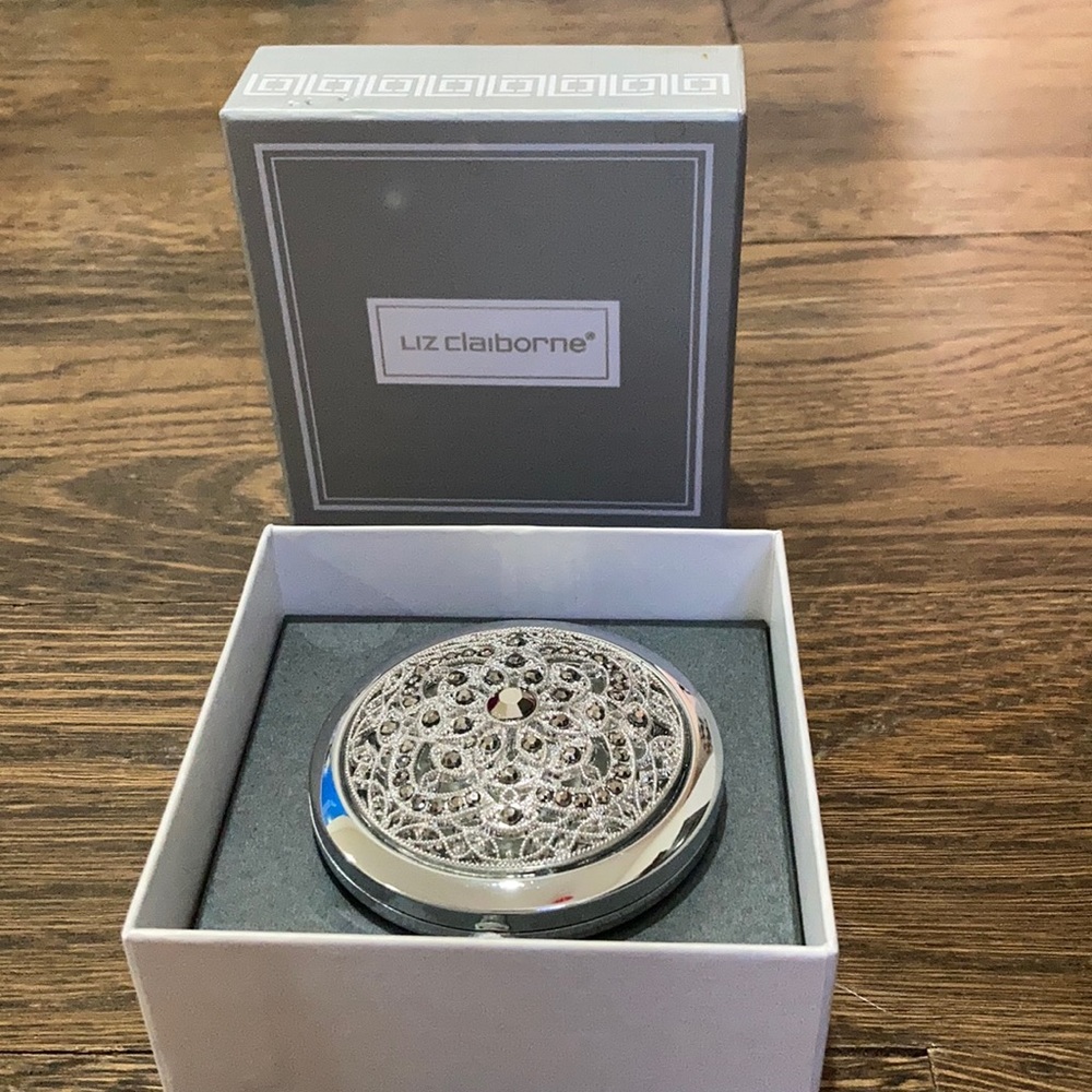 Compact Mirror